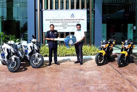 Balai polis has a rating of 4.4 on the play store, with 147 votes. Boustead Properties Donates Kawasaki Bikes To Semenyih Police Station Yamcha Time