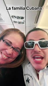 Cubana Viajando a Cuba para Reencontrarse con su Familia y Llevarles Comida