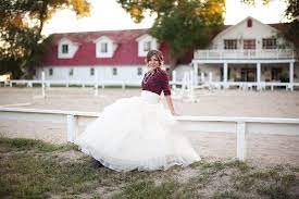 Cowboy Wedding Inspiration Country Western Wedding Inspiration Southern Wedding Inspriation Diy Wedding Dress Flannel Wedding Dress Wedding Dresses Unique