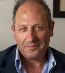 Sorrento in lacrime: si è spento a soli 55 anni il commercialista Marino  Starace