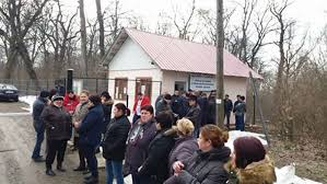 Maybe you would like to learn more about one of these? Protest La Spitalul De Psihiatrie Din Grajduri AngajaÈii Au IeÈit In FaÈa InstituÈiei Ziar Info IaÈi Stiri Iasi