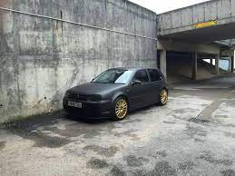 Nach 7 jahren ist der golf 4 nun ein echtes unikat. Matt Black Golf R32 With Light Tints Looking Mean Vw Mk4 Vw Golf Mk4 Volkswagen