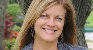 Kelly Caple's Instagram, Twitter & Facebook