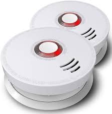 When your smoke detector starts beeping, don't just assume that it needs a new battery. Photoelectric Smoke Alarm Ardwolf 2 Pack Fire Alarm With Ul Listed Gs528a Battery Operated 9v Battery Included 10 Years Life Time Save Lives When Fire Happen At Home Amazon Com