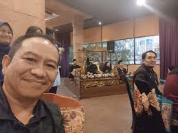 Menabung emas umpama muzik gamelan, lemah longlai lembut dan memberi kesan  kepada ketenangan hati. Bila menabung emas, hati kita akan tenang kerana  kita tahu emas mengikat nilai dan kalis inflasi, pasti tenang
