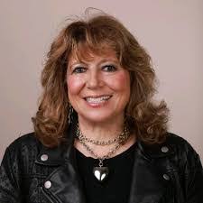 Amanda Sohan's Instagram, Twitter & Facebook