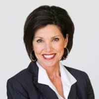 Mandy Holmes's Instagram, Twitter & Facebook