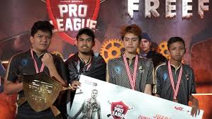 Player ff terkuat di dunia sebagai rusher terbaik selanjutnya adalah raistar, dia ini berasal dari negara india yang memiliki kemampuan menghindari berbagai sergapan para musuh secara mulus. Free Fire Profil Rrq Hades Dari Guild Online Jadi Tim Paling Disegani Kincir Com