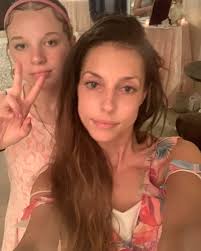 I feel that life-long friends require both time and trauma to stand the  test. I have two female identifying best friends whom I've been through  almost everything with. And, in many ways,