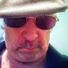 Andrew Larsen (@larsenesque)