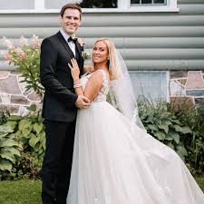 Nathan chen, ashley cain and timothy leduc collect medals at skate. Dancing On Ice S Brianne Delcourt And Kevin Kilbane Share Stunning Wedding Pictures From Lakeside Ceremony In Canada Ok Magazine