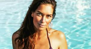 Fernanda Lessa, vita e carriera della modella brasiliana. Il marito Luca  Zocchi. Gli ex famosi e la risalita dal tunnel della droga e alcolismo