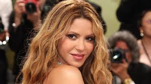 Vuelve la leyenda urbana sobre la cintura de Thalía: ¿real o de  mentirijilla?