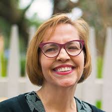 Kellie Wells's Instagram, Twitter & Facebook