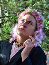 Anna Blough's Instagram, Twitter & Facebook