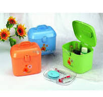 Container House Small Plastic First Aid Box with Handle