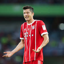 Zahavi, chelsea ve portsmouth şirketlerinin sahipliklerinin değişmesine katılımı ve bir futbol menajeri, özellikle rio ferdinand'ın (o sırada) rekor kıran transferi. Prelude To A Transfer Lewandowski Signs Neymar S Agent Pini Zahavi Bavarian Football Works