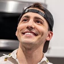 Todd Foust's Instagram, Twitter & Facebook