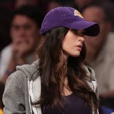 How To Wear A Baseball Cap And Look Cool Not Klutzy Baseball Cap Hairstyles Baseball Cap Outfit Cap Girl