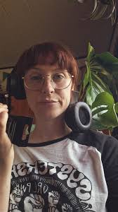 Som tunnhårig känns det betryggande att Gud straffar dem som hånar oss.  Rätt rejält dessutom. Det är nästan så att man vill bli religiös. ”Från  Jeriko fortsatte han till Betel. När han