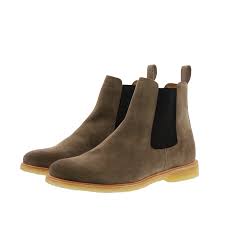 They often have a loop or tab of fabric on the back of the boot, enabling the boot to be pulled on. Blackstone Om51 Shitake Men S Chelsea Boots