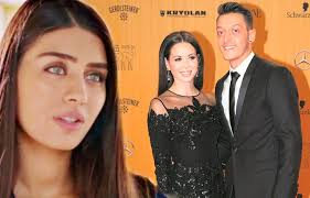 Eski aşkının güzel oyuncuyla evleneceği haberlerini duyan capristo harekete geçti. Amine Gulse Mesut Olsun