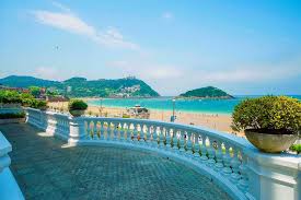 Dieser berühmte strand von san sebastián ist ungefähr 1350 meter lang. Crown Of La Concha Strand Wohnung San Sebastian