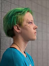 Hii my name is Violet and I am 98% sure that I would like to commit to scad  (sav) (and major in fashion design) I am from Lemont Illinois!!Some things  I like