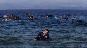 El médico simon bryant es una de las numerosas personas que luchan para que el mediterráneo no se convierta en un. El Mediterraneo El Mayor Cementerio De Migrantes Del Mundo En 2017 Con 2 700 Muertos