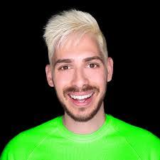 Shannon Apperson's Instagram, Twitter & Facebook