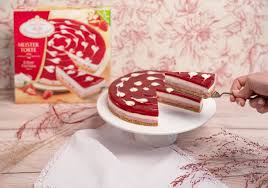 Und da sah ich neulich den kleinen bruder: Erdbeer Herz Torte Zum Valentinstag Coppenrath Und Wiese Nachgemacht Original Trifft Sally Coppenrath Und Wiese Sallys Rezepte Torten Selber Machen