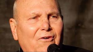 Manhattan Transfer singer, founder dies at 72