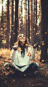 Check spelling or type a new query. Herbstliche Foto Idee Kreative Inspiration Fur Foto Shooting Im Herbst Mit Laub Pinterest Autumn Photography Portrait Photography Poses Photography Poses Women