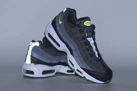 Nike S Air Max 95 Neon Returns With A Twist Nike Air Max Nike Air Max 95 Air Max 95 Neon