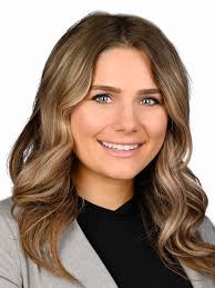 Liz Huebner's Instagram, Twitter & Facebook