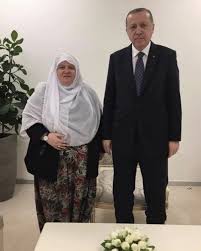 Mihalgazi Belediye Başkanı Sayın Zeynep Akgün'e yönelik olarak, kılık kıyafeti üzerinden yapılan çirkin, aşağılayıcı ve nefret dili içeren saldırıları en güçlü biçimde kınıyorum. Bir insanı inancı, yaşam tarzı ya da dış görünüşü