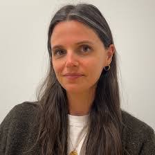 Kim Mckeever's Instagram, Twitter & Facebook