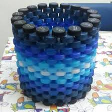 A los niños(as) les gusta escuchar muchas veces una misma historia, por lo que es bueno darles múltiples oportunidades. Papeleras Hechas Con Tapitas Recicladas Construccion Y Manualidades Hazlo Tu Mismo