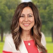 Deborah Hack's Instagram, Twitter & Facebook