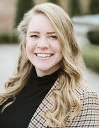 Street Style: Danielle Steele — Alexandria Stylebook