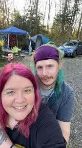 Holly Shores's Instagram, Twitter & Facebook