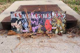 Messed Comics Put In The Wild Fun Shoot To Promote This Self Published Labor Of Love Photography By Jasmine Thompson Jasmine Thompson Comics Self Publishing