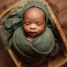 This little guy made green look so good. Already rocking his style from day  one. There's just something special about fresh beginnings and tiny  miracles. Delvin Jr 💚 #orlandonewbornphotographer  #newbornphotographerorlando #orlandophotographer ...