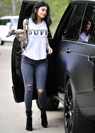 1x summer collection pressed powder palette 1x summer collection lipsticks a blend of vitamin e and highly emollient ingredients provide hydration and moisturize the lips, while natural lip enhancers provide volume. Vanessa Hudgens Kylie Jenner Outfits Casual Fashion Kylie Jenner Outfits