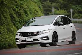 試乗】使えない3列目は潔く排除！ 5人乗りを追加したホンダ・ジェイドは走りも痛快 | 自動車情報・ニュース WEB CARTOP