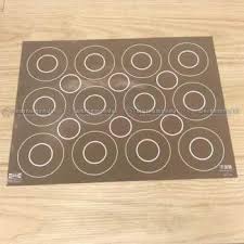 Lebih dikenal dengan sebutan loyang bongkar pasang, springform pan memiliki ukuran tinggi 10 cm dengan diameter 20 cm. Jual Loyang Jakmall Com
