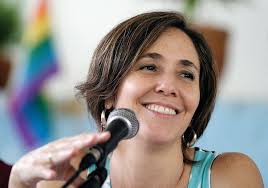 Castro kin's visit stirs politics