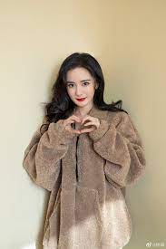 Jun 06, 2021 · 34歲大陸女星楊冪擁有姣好臉蛋和火辣身材，在戲劇和綜藝都表現亮眼，人氣超高。她最近忙著拍攝《愛的二八定律》，在拍戲現場被捕獲穿著性感裝，好身材讓一旁的男助理也忍不住偷看。 æ¥Šå†ª Facebook
