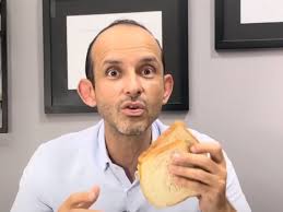 Francisco Rosero, endocrino: "Si dejas de comer pan industrial te vas a  desinflamar y van a mejorar tus antojos y tu salud cardiovascular”