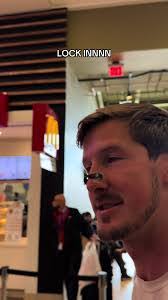 Austin Mantooth's Instagram, Twitter & Facebook